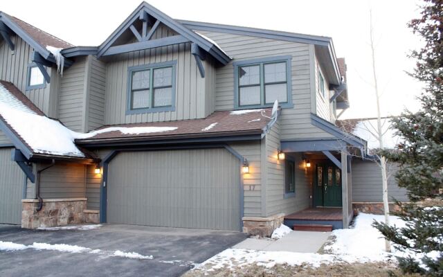 Highland Greens 17 By Peak Property Management