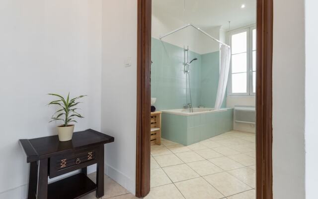 Garibaldi Bed  Breakfast