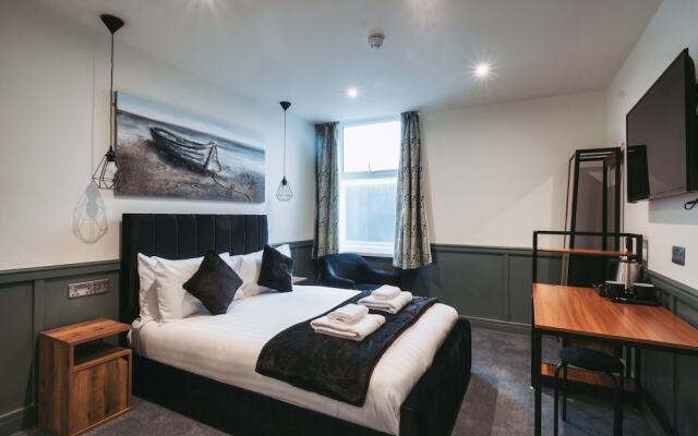 The Royal Bar & Shaker