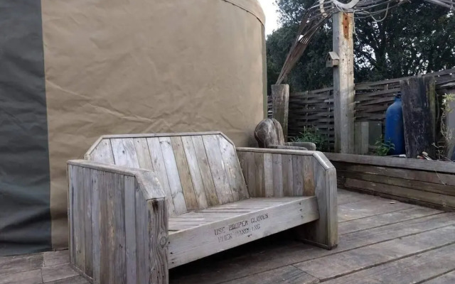Bembridge Harbour Yurt - Log Burner - Wifi