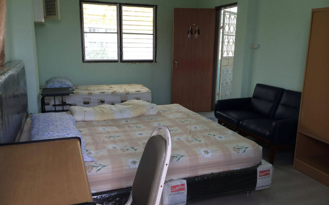 OYO 471 Sunshine Apartment