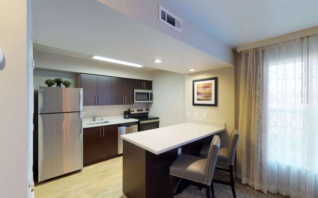 Chase Suite Hotel Newark-Fremont