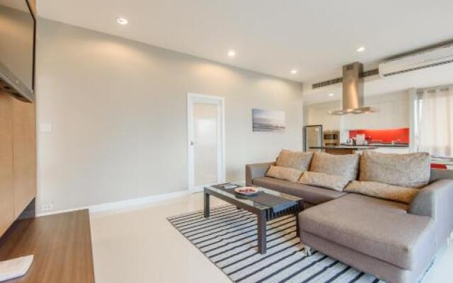 Roomromo Residence by Rompo