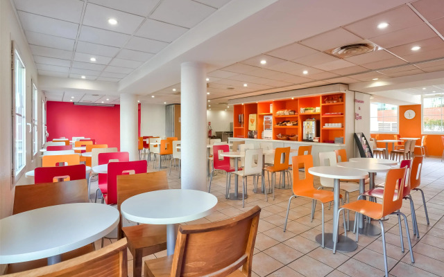 Premiere Classe Paris Ouest - Pont De Suresnes