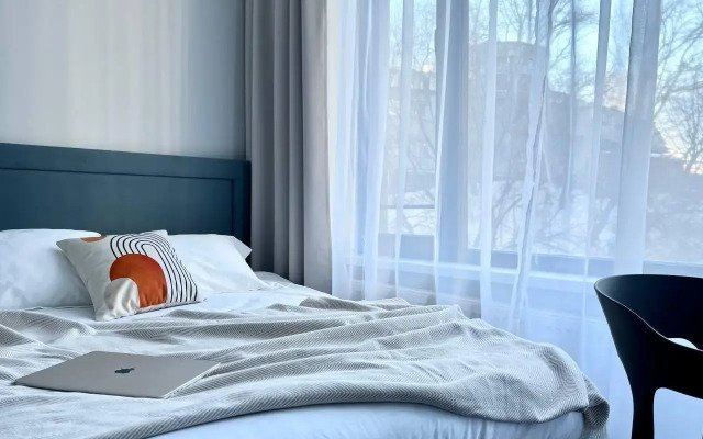 Happy People на набережной Новоданиловская