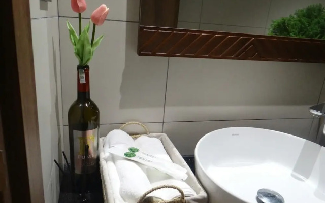 Kira Kira 's Apartment