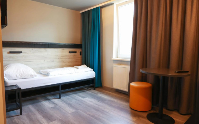 Royal Blue Hotel