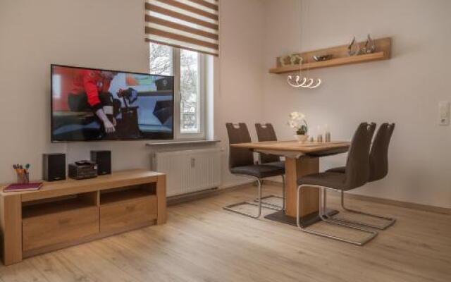 Am Schlosspark 2 - [#76207]