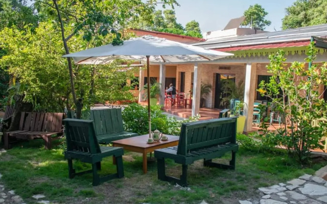 Bungalow Hotel Lakou Breda