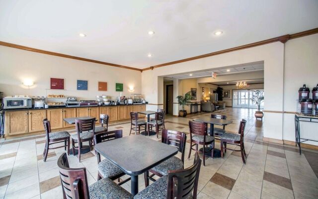 Comfort Inn & Suites Greenville Il