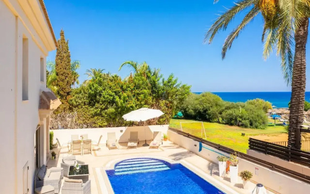 Villa Meli With 3 Bedrooms and 3 Bathrooms