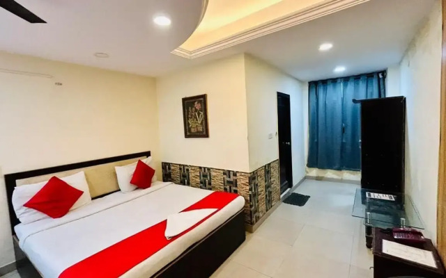 Hotel Sahu Near Kashi Vishwanath Temple Gate