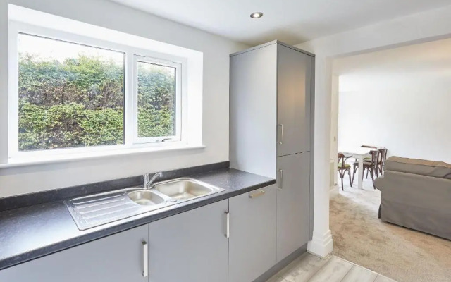 Host Stay Forest Close