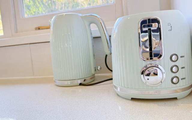 StayAU 2BR Home w/ Stunning Views in Tasmania