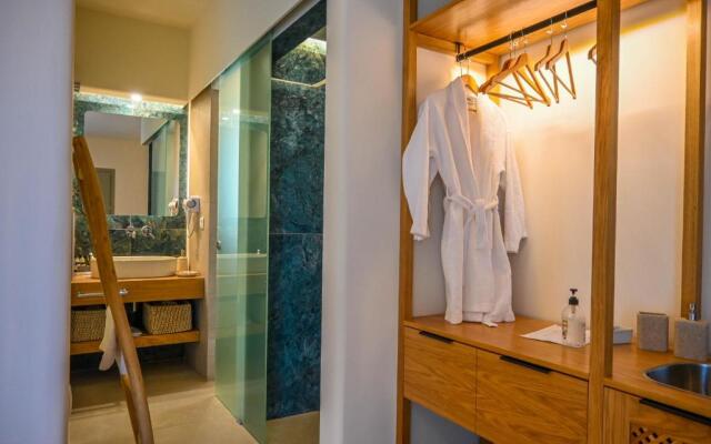 Schinoza Luxury Suites