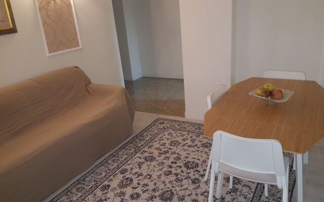 Lyric Luxury Apartment