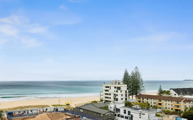 Glorious Ocean Views, 2-bed, Pool & Amenities