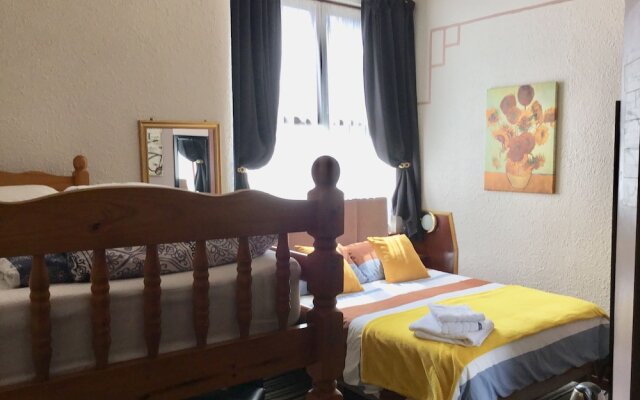 Kirkstall Guest House