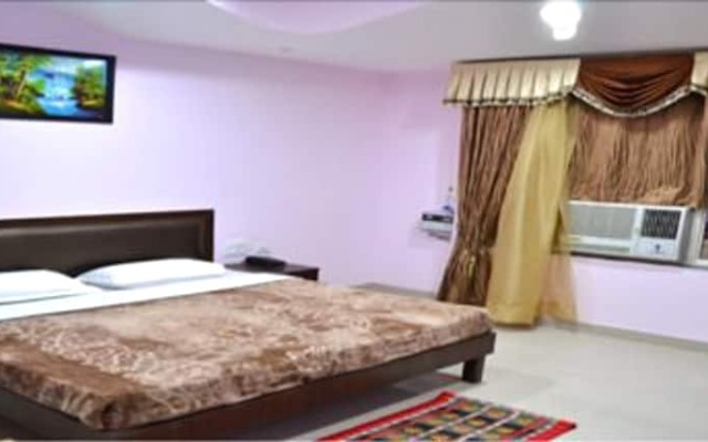 OYO 8177 Hotel Silver Oak