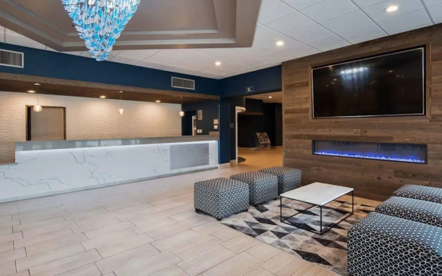 M Hotel & Conference Center