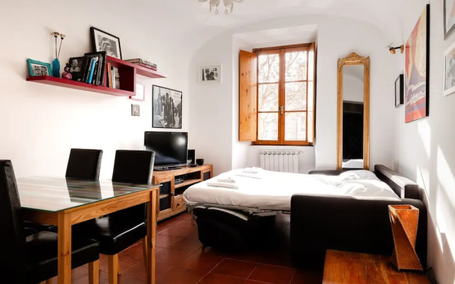 Casa Fiamma in Rome With 1 Bedrooms and 1 Bathrooms