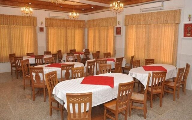 Golden Star Hotel