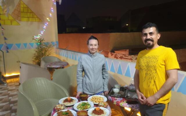 2 Jana Pyramids view inn