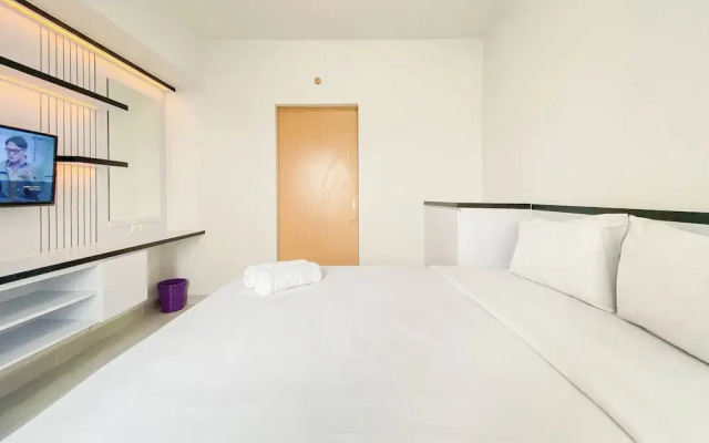Homey And Cozy Studio Apartment At The Alton