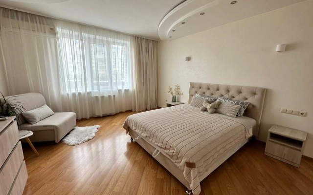 Apartment 1, Podilya