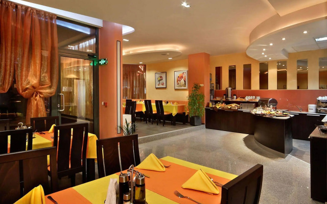 City Avenue Hotel by HMG