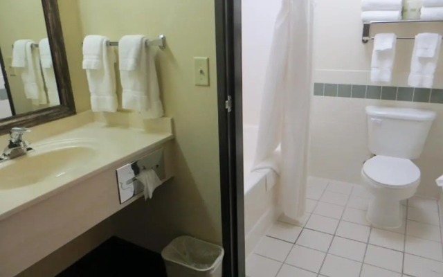 AmericInn by Wyndham Baldwin