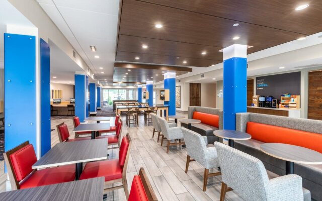 Holiday Inn Express & Suites Greenville S- Piedmont by IHG