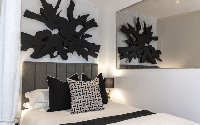 YOLO Spaces - Clifton Petite Villa