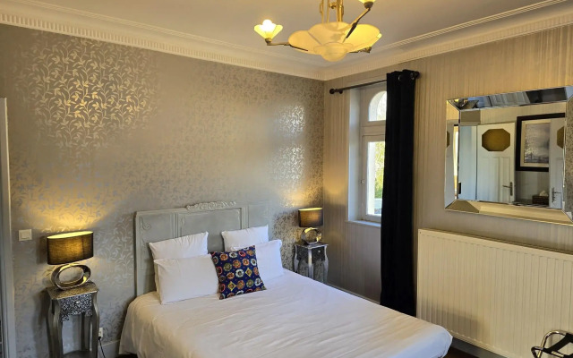 Castel Bayeux Guesthouse