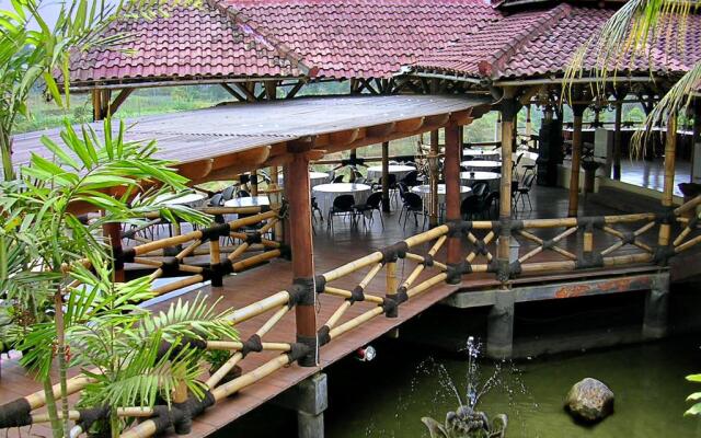 Hotel Vanda Gardenia Trawas