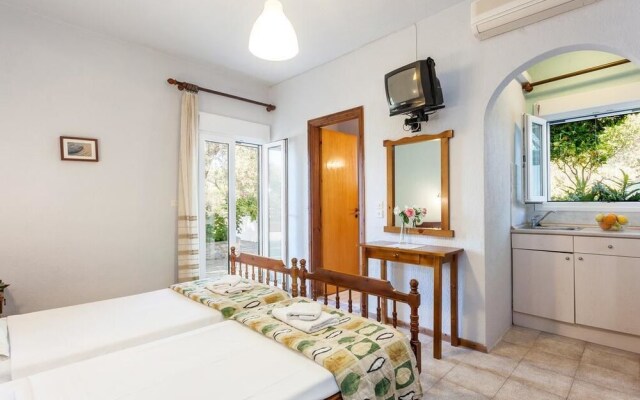 Pefkos Studios and Apartments