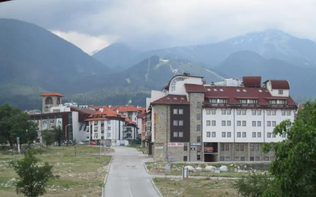 Alex 2 Alexander Services Apartments