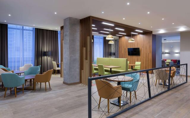 Hampton by Hilton Astana Triumphal Arch