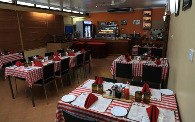 Huon Gulf Hotel & Apartments