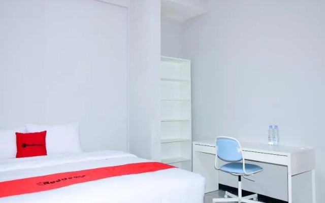 RedDoorz Plus Near Mall Kelapa Gading