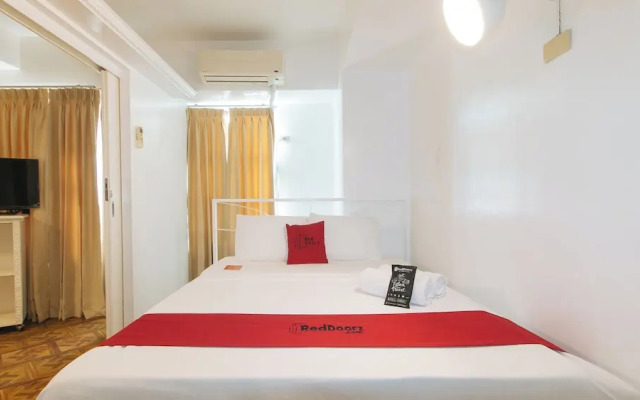 RedDoorz at The Providence Tower