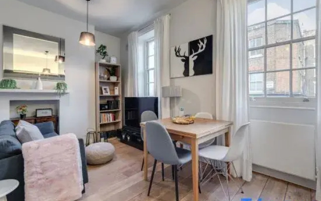 The Fox & Found - Fitzrovia - by Frankie