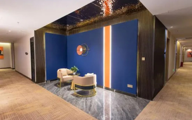 Gemu Hotel (Shenzhen Bao'an International Airport Gushu Subway Station)