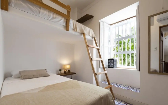 Cozy Colonial House at Centro Historico With Rooftop Jacuzzi an - Hotel in Cartagena - Photo 3