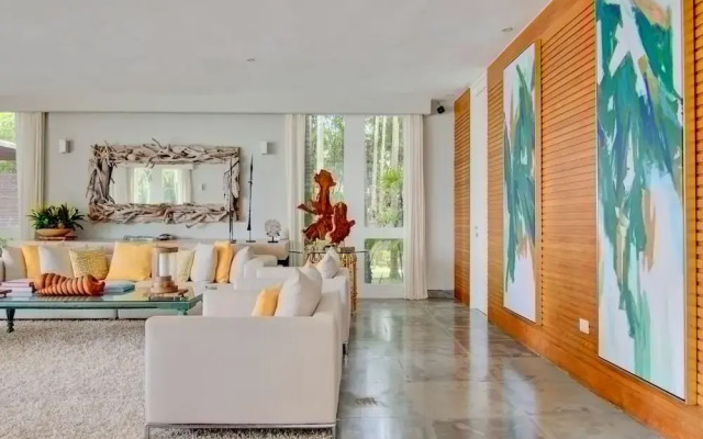 Breathtaking Ocean-view Home w Pool Modern Design