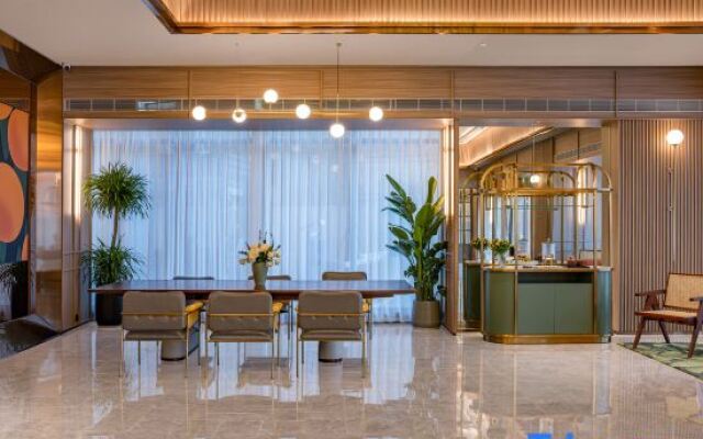 Orange Hotel