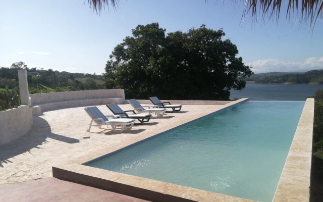Villas del Lago Lake Resort & Campground