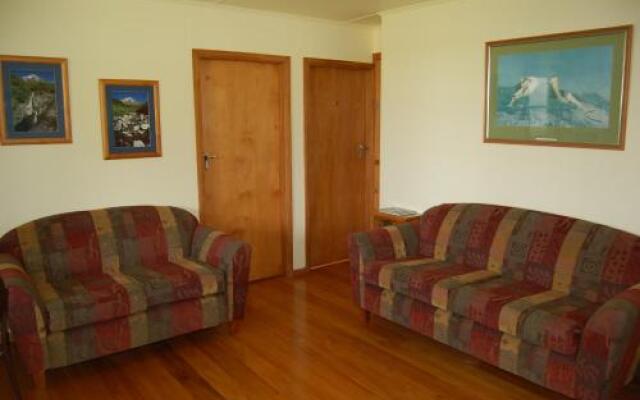Wheatly Downs Farmstay And Backpackers