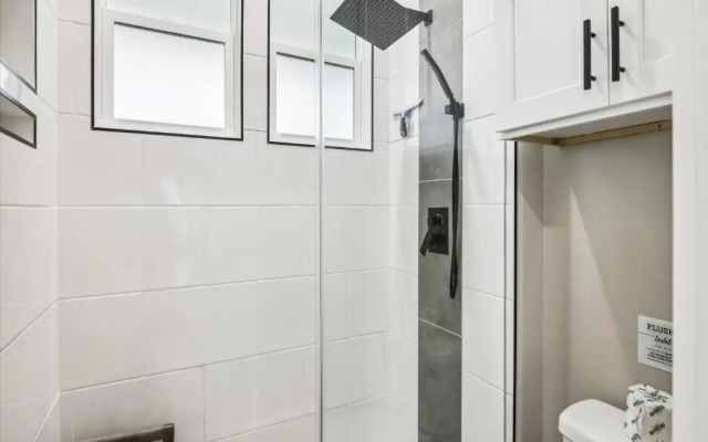 Sandy Cheeks Surfside