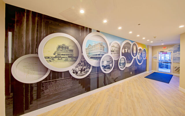 Commander Hotel & Suites